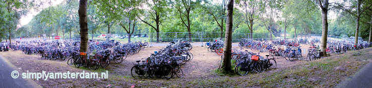 Mega bike parking @ dance festival Spaarnwoude