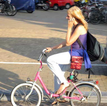 Listening to music while cycling not made illegal