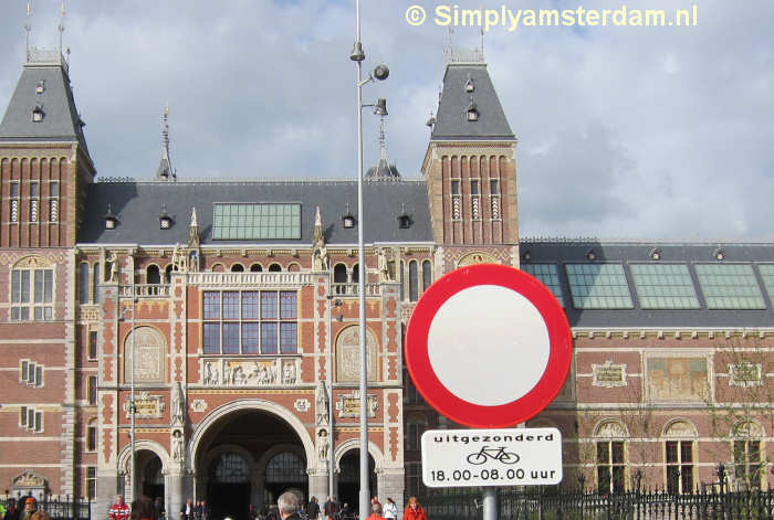 Rijksmuseum passageway officially open for cyclists