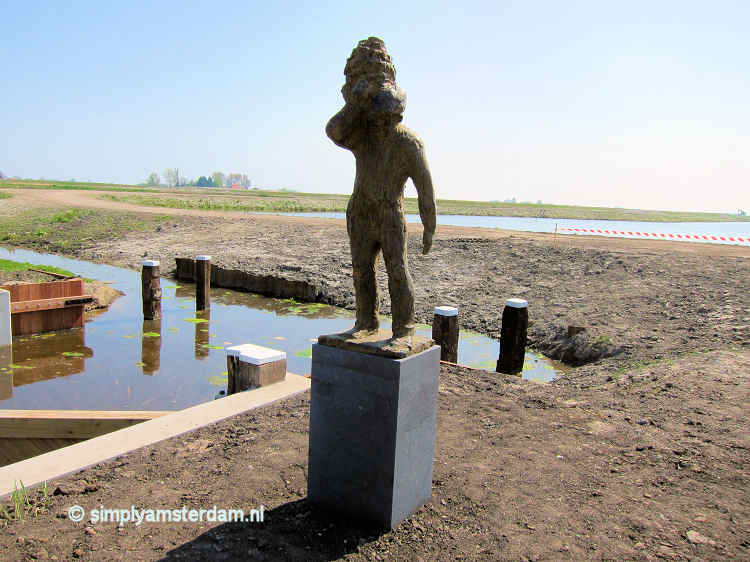 Statue for peat labourer at Volgermeerpolder